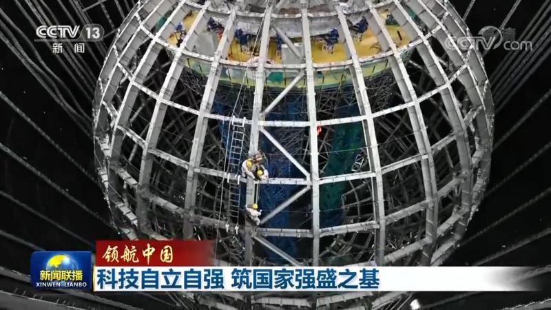 企业在选择OA协同办公系统时，应综合考虑以下因素：